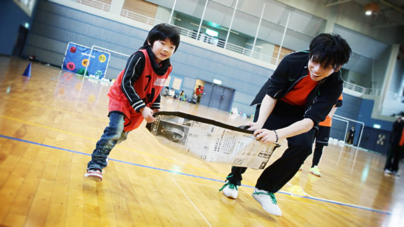 ボール運びリレー