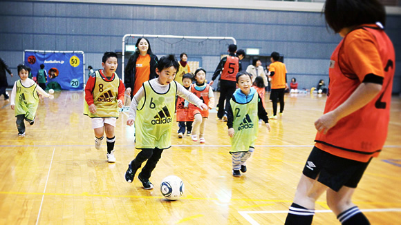 最後はみんなでフットサルのゲーム