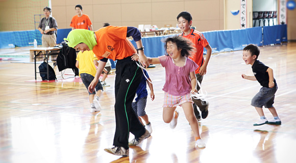 恒例の鬼ごっこ