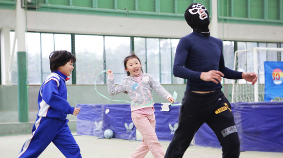 恒例の鬼ごっこ。