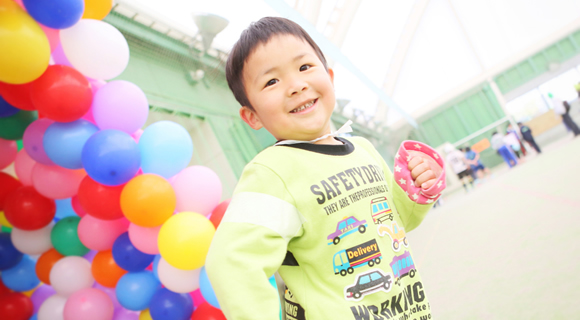 風船ゲートをくぐってスタート！