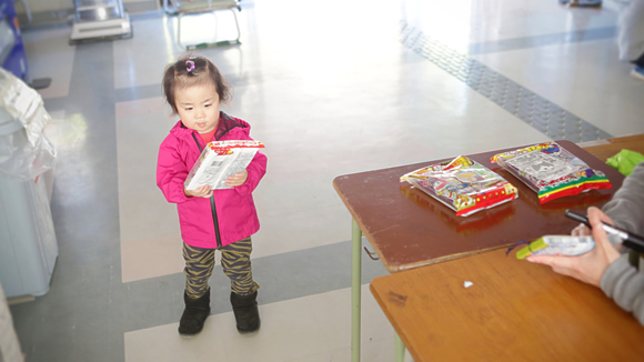 駄菓子をゲット！